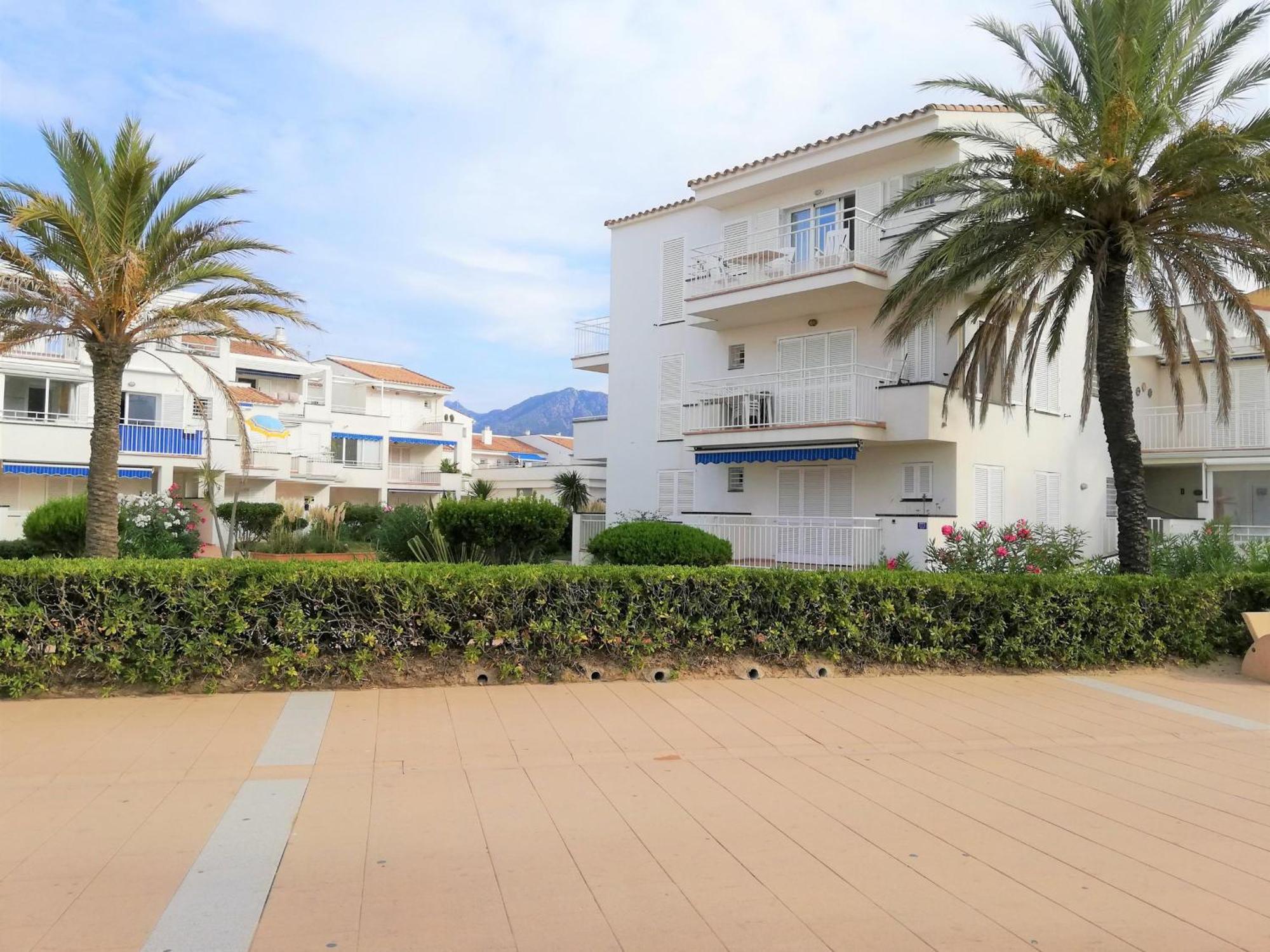 3277 Platja 6 112 , En 1ª Linea De Playa, La Mas Espaciosa De Roses. Disfrutara Del Olor Del Mar, De La Arena Bajo Sus Pies, Del Aire. . . - Es-258-17 * Roses