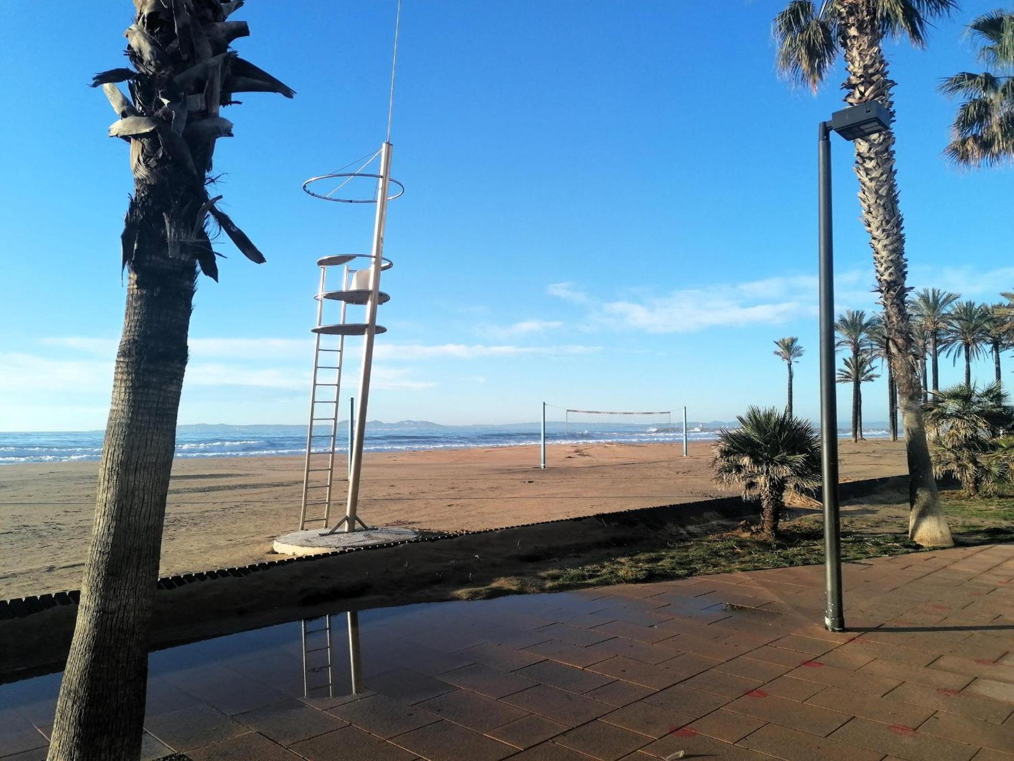 3277 Platja 6 112 , En 1ª Linea De Playa, La Mas Espaciosa De Roses. Disfrutara Del Olor Del Mar, De La Arena Bajo Sus Pies, Del Aire. . . - Es-258-17 Appartement *